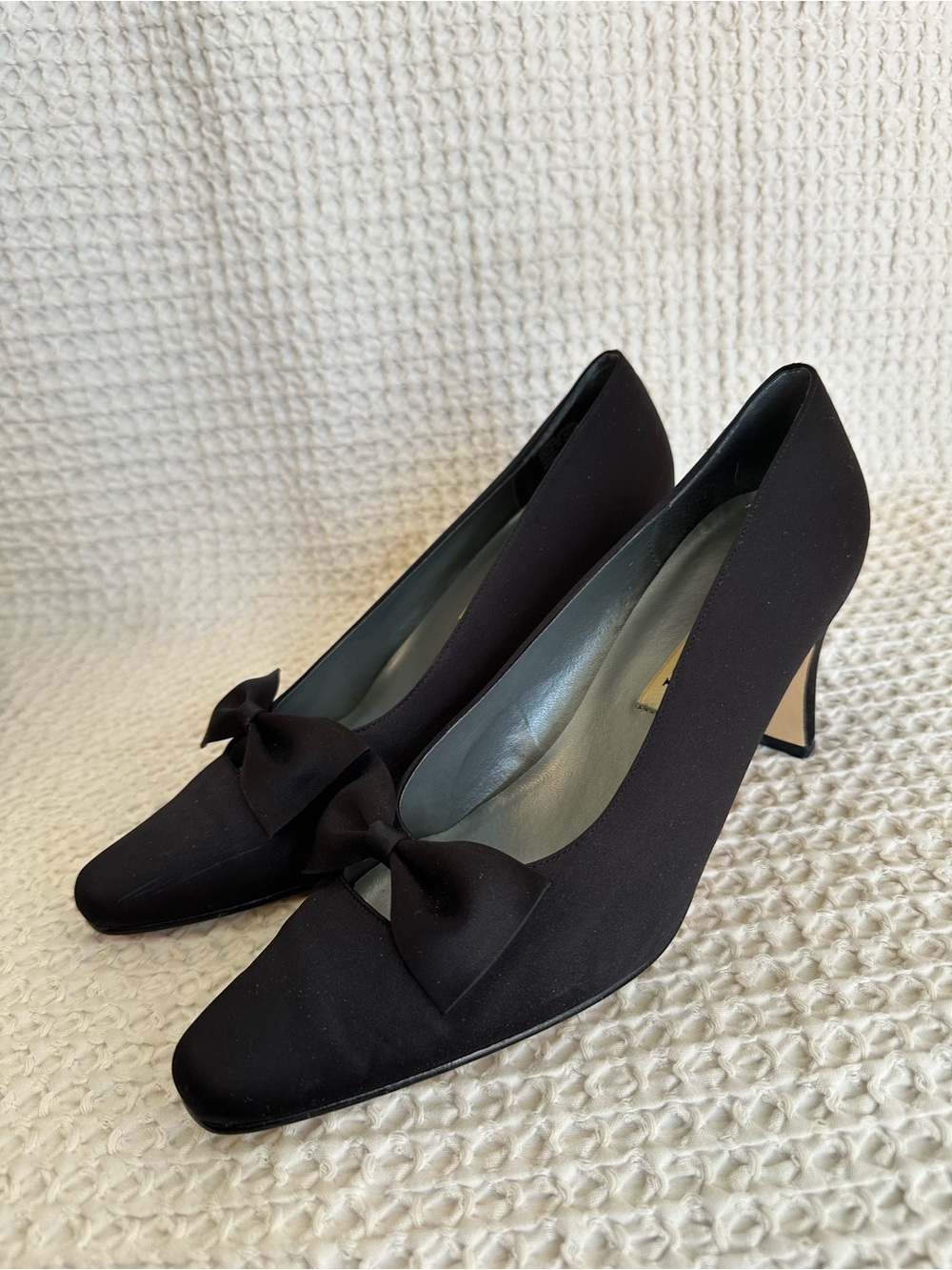 Sam and Libby Black Satin Pumps